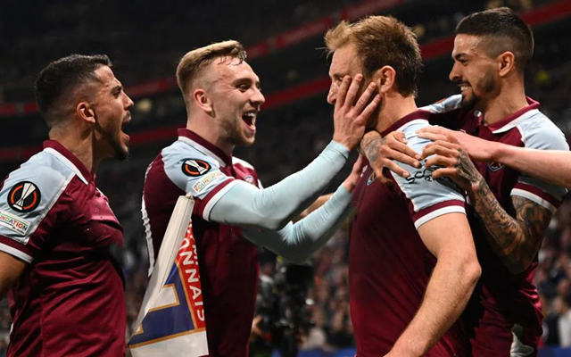 包含这也行？风云突变上海海港冲刺阶段复出首秀清晨西汉姆备战欧联，今晨迈阿密热火临场应变的词条