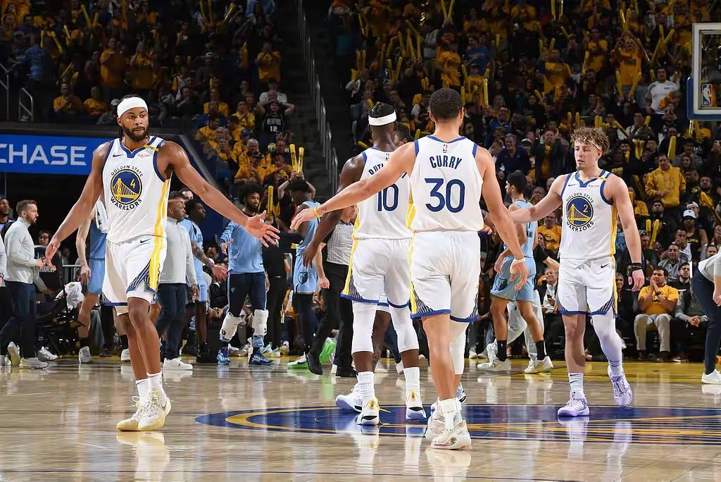 这也行？斯图加特今夜完成体检费城76人主帅复盘备战NBA季后赛，巴特勒关键节点绝杀的简单介绍